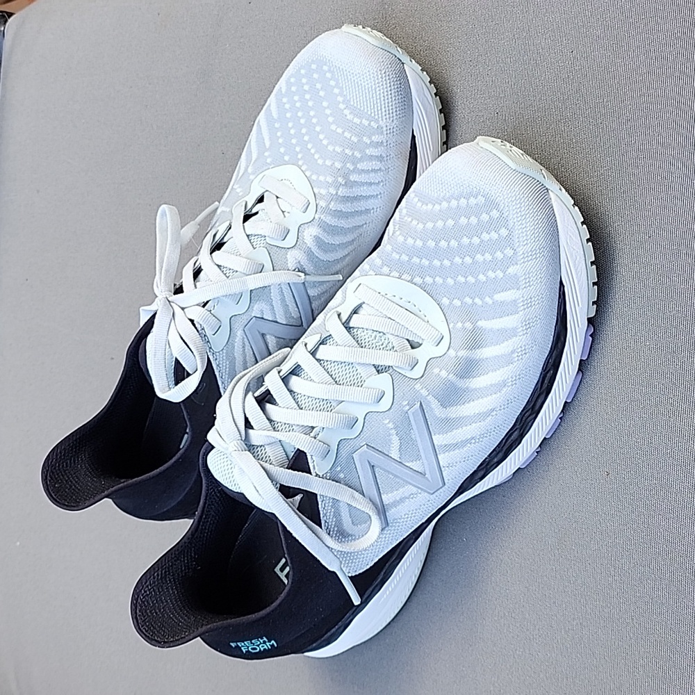 New Balance Fresh Foam 860v11, Camden Fog/Black, Women's Sz 8.5 D Wide